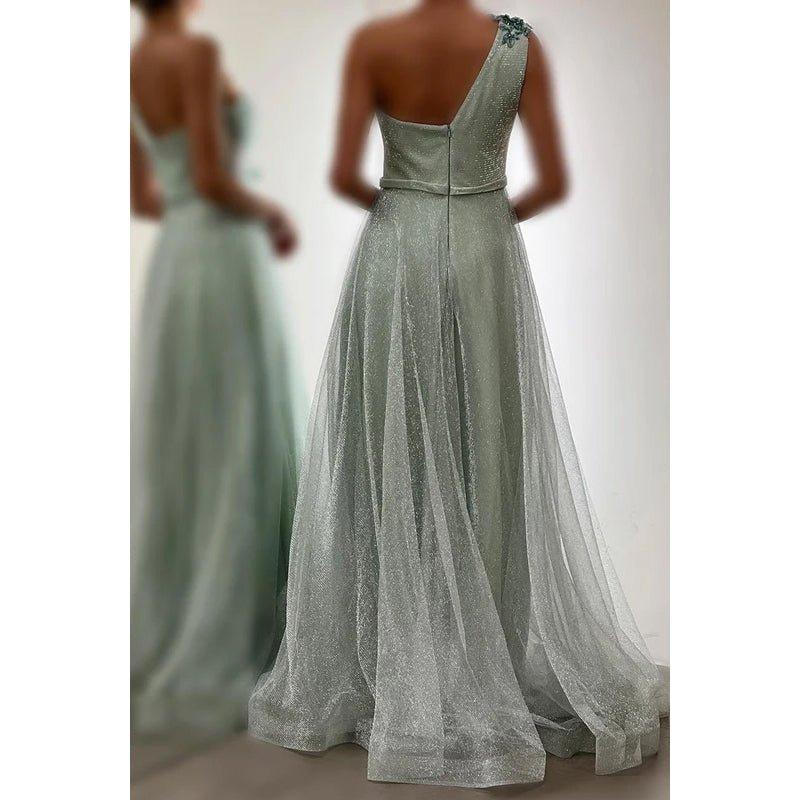Vestido de fiesta formal de corte A, encantador, de un solo hombro, de tul y sin mangas.