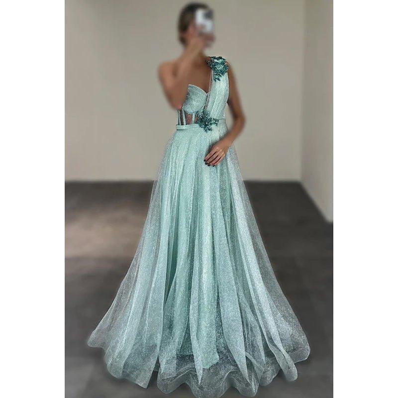 Vestido de fiesta formal de corte A, encantador, de un solo hombro, de tul y sin mangas.