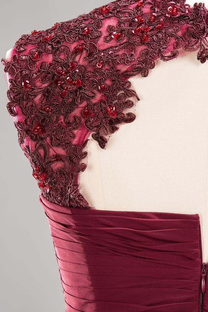 Robes de demoiselle d'honneur trapèze en mousseline ornées d'appliques et de bijoux, sans manches, arrivant au genou et à volants