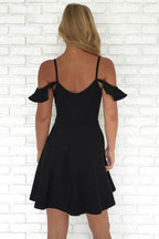 Vestidos cortos negros de fiesta de bienvenida con hombros descubiertos y corte en A, modelo PD223
