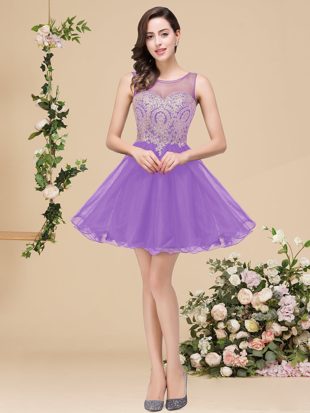Vestidos de fiesta cortos sin mangas con apliques y corte en A