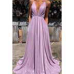 Vestido de graduación lavanda brillante con escote en V profundo y corte en A, con bolsillos. 