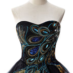 Vestido de fiesta de tul sin tirantes con bordado de corte en A