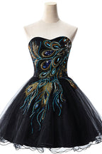 Vestido de fiesta de tul sin tirantes con bordado de corte en A