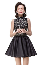Vestido de fiesta de encaje con escote halter y corte en A