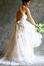 Vestido de novia de encaje con lazo, espalda descubierta y corte línea halter, con cola de corte WD405