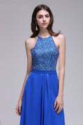Vestidos de fiesta de gasa azul real con escote halter y corte en A con lentejuelas