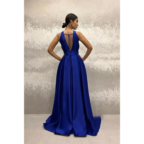 Vestido largo de fiesta sencillo de satén azul real con escote halter y corte en A 
