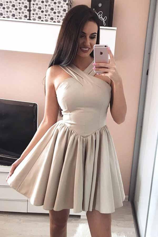 Vestido corto de satén sin mangas con escote halter y corte en A para baile de graduación o fiesta de bienvenida PD051