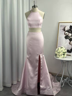 Vestidos de fiesta de dos piezas de satén, corte en A, sin mangas, con volantes y escote halter.