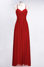 Vestido de dama de honor de corte evasé, sin mangas, con escote halter en V y volantes.