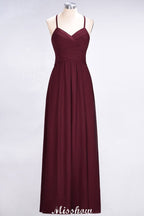 Vestido de dama de honor de corte evasé, sin mangas, con escote halter en V y volantes.