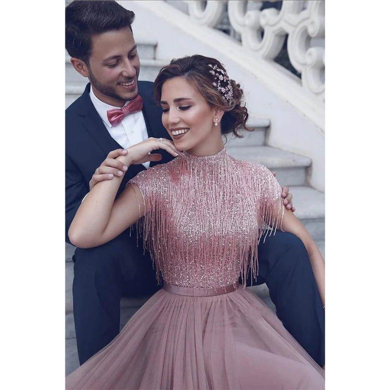 Vestido largo de fiesta de tul rosa con cuello alto y cuentas, corte en A 