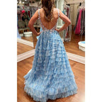 Vestido de graduación de tul con apliques ilusión de corte en A, falda escalonada y abertura lateral 
