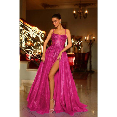 Vestido largo de fiesta brillante con escote ilusión en V, apliques y abertura alta, corte en A