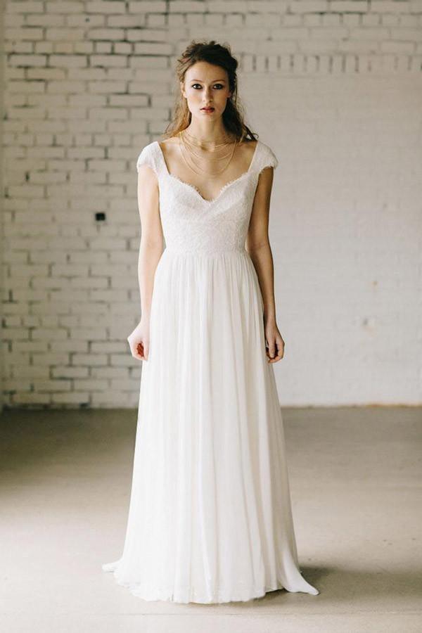 Vestidos de novia vintage de gasa con encaje color marfil, corte en A y mangas casquillo WD069
