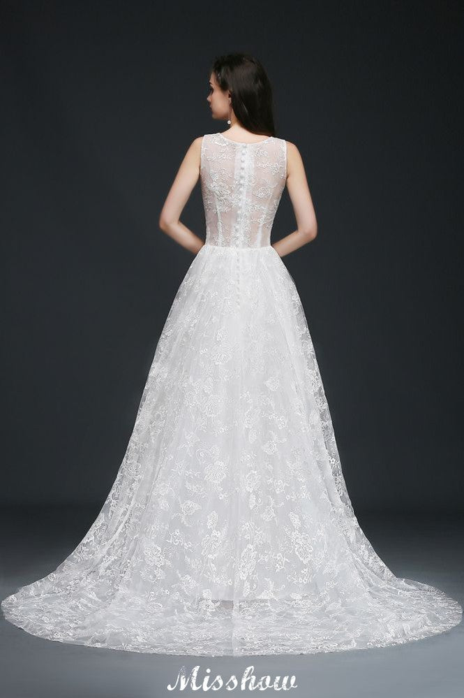 Vestidos de novia sencillos de corte A, con cola de corte joya, encaje y botones.