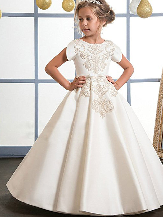 Vestidos de satén de corte línea con cuello joya para bodas, cumpleaños, concursos y damitas de honor.