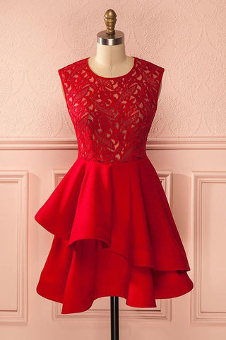 Vestido corto de fiesta rojo satinado con corte en A y volantes de encaje