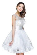Vestido de fiesta de tul con joyas y corte en A