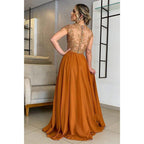 Vestido largo de corte A con apliques de encaje y mangas cortas para la madre de la novia 