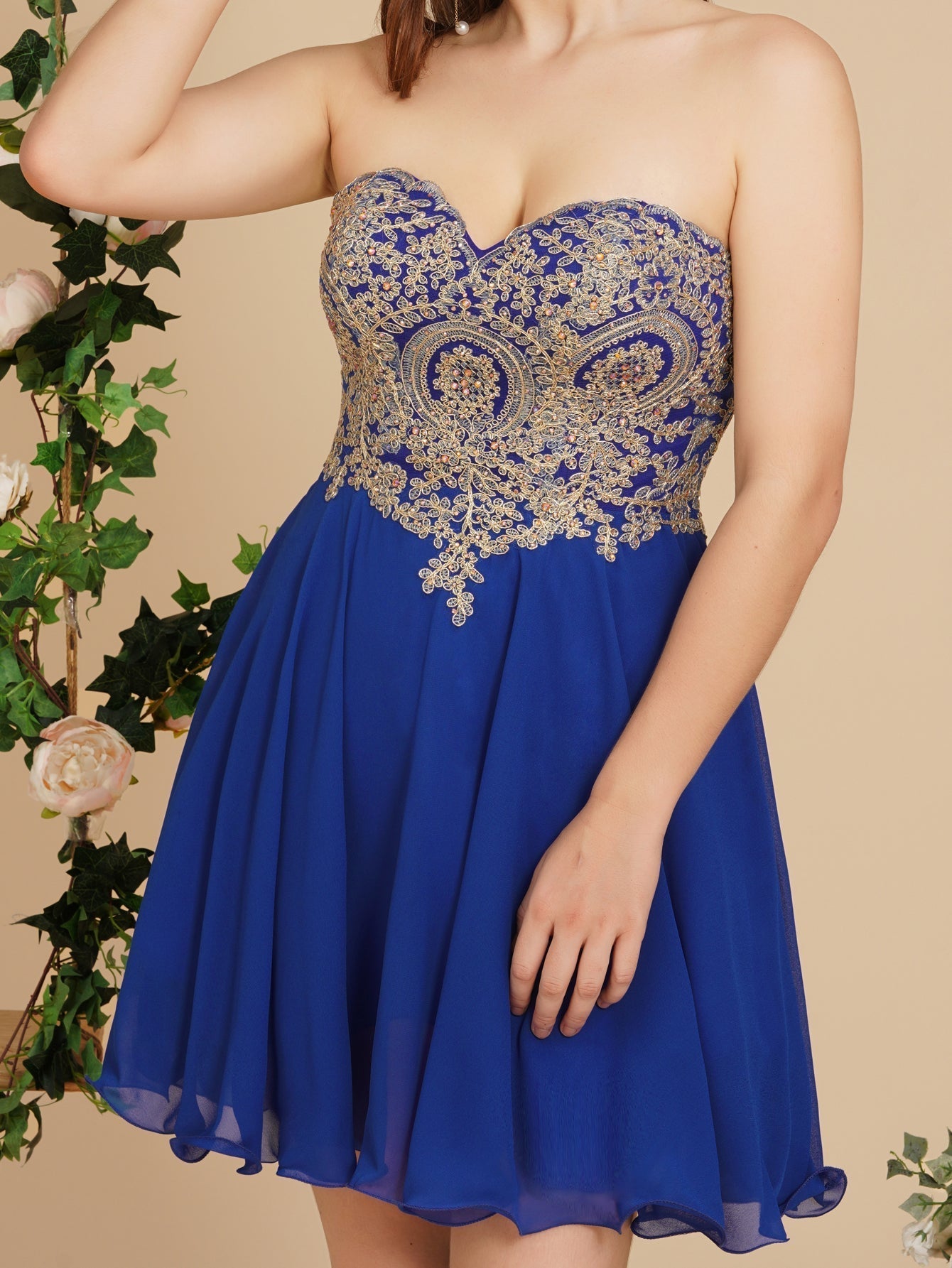 Vestidos cortos de fiesta con escote corazón y apliques de encaje de línea A