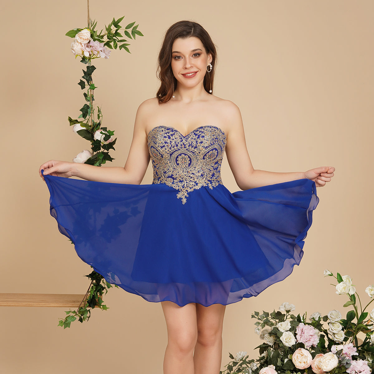 Vestidos cortos de fiesta con escote corazón y apliques de encaje de línea A