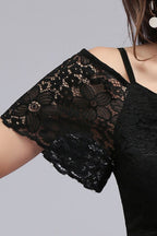 Robe de demoiselle d'honneur en mousseline de soie noire, coupe trapèze, bretelles spaghetti et col en V
