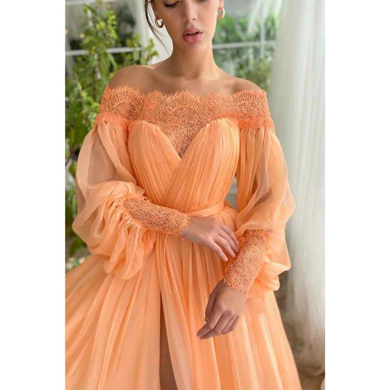 Vestido elegante de fiesta de graduación con corte en A, hombros descubiertos, mangas largas y abertura. 