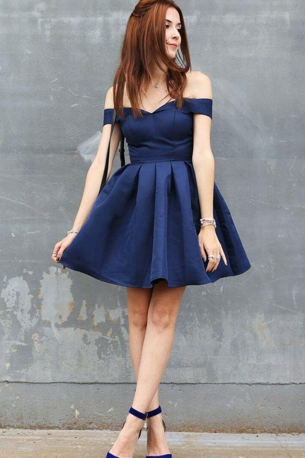 Vestido corto de satén azul marino sin mangas, corte en A, hombros descubiertos, para baile de bienvenida PD404