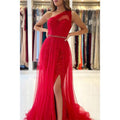 Robe de bal longue rouge asymétrique à une épaule et appliques en dentelle avec fente 