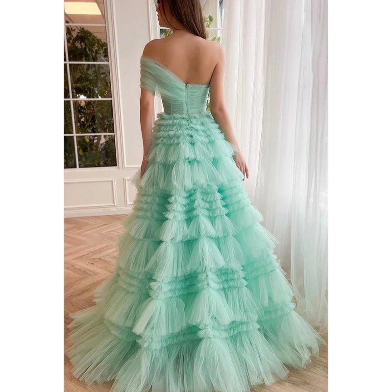 Vestido de graduación de corte A con un solo hombro, volantes de tul y cremallera