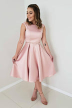 Vestido corto de fiesta rosa satinado de corte A con espalda descubierta