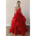 Vestido de graduación rojo de corte A con volantes de tul, tirantes finos y brillo 