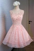 Vestido de cóctel de encaje con cuello redondo y corte en A para fiesta de bienvenida PG129