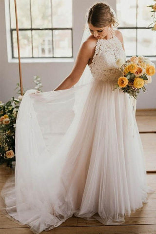 Vestido de novia de tul con encaje, corte en A, escote redondo y cola de barrido WD390