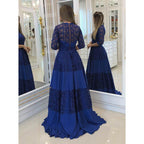 Vestido largo de noche formal, corte en A, escote redondo, azul marino, mangas tres cuartos. 