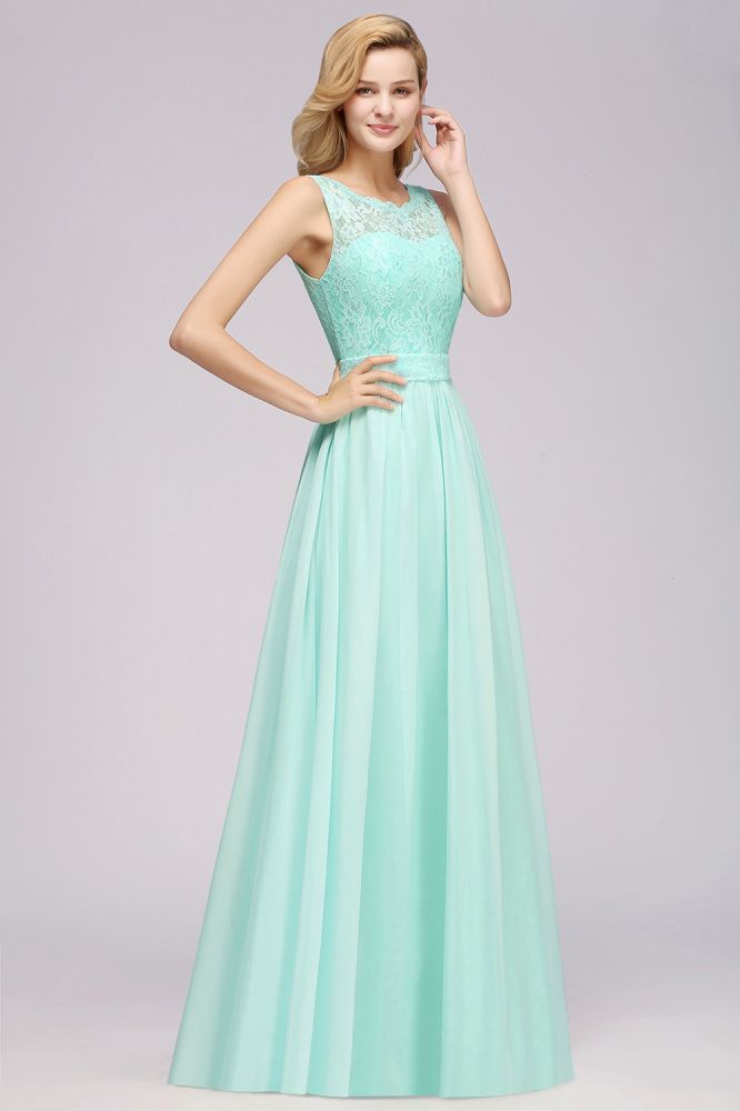 Vestido de dama de honor corte A con volantes, encaje festoneado, sin mangas y largo hasta el suelo.