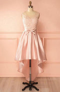 Vestido de fiesta rosa satinado con escote asimétrico y corte en A, con apliques, modelo PD120