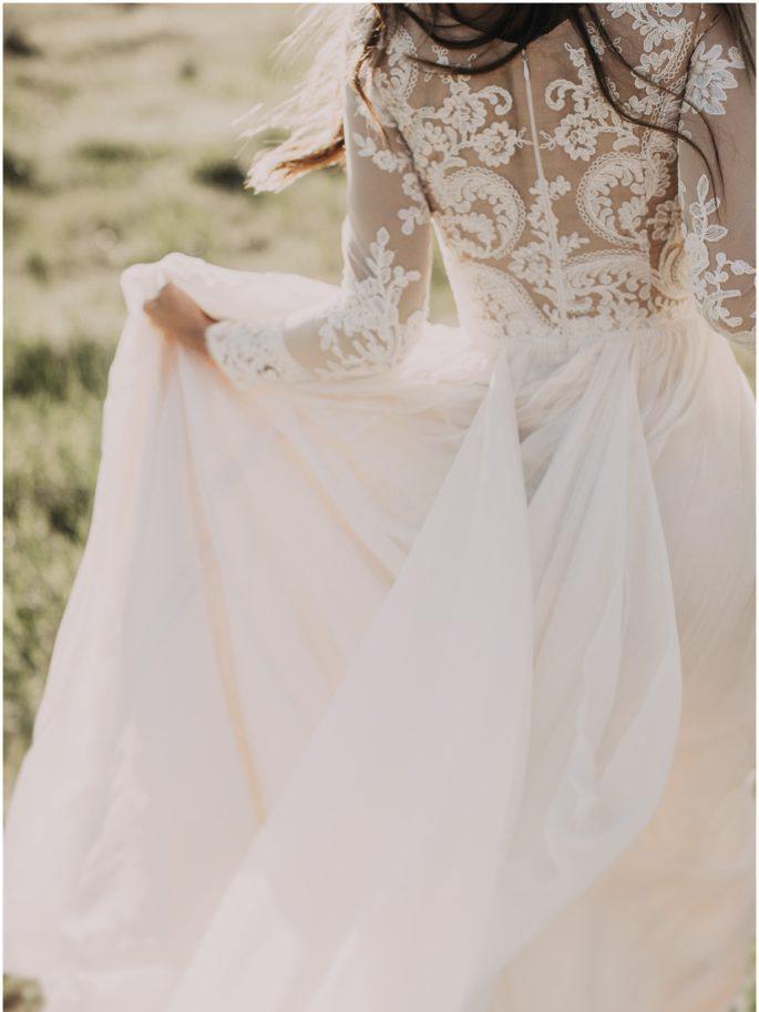 Robe de mariée trapèze en dentelle à manches longues et décolleté arrondi, style champêtre, référence WD521