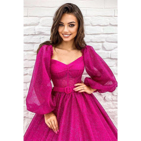 Vestido de fiesta fucsia brillante de corte línea A con escote redondo, mangas largas y bolsillos. 