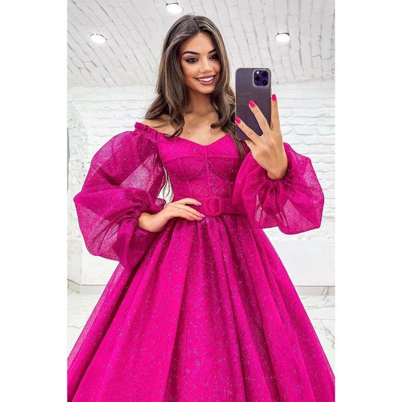 Vestido de fiesta fucsia brillante de corte línea A con escote redondo, mangas largas y bolsillos. 