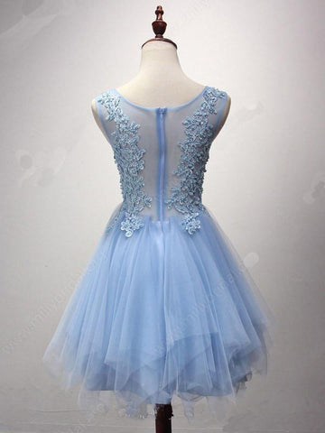 Robe de bal courte/mini en tulle, coupe trapèze, col rond et détails en perles PG124