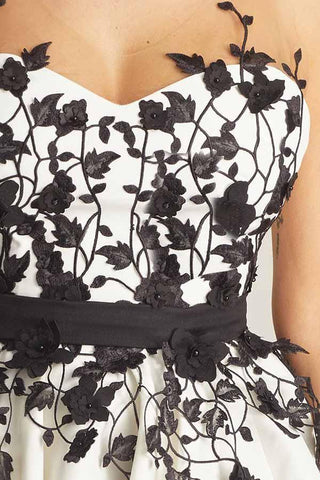 Robe de bal blanche courte trapèze à col rond avec appliques PD030