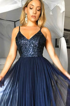 Vestidos de fiesta azul marino con escote en V, lentejuelas, tul y corte en A