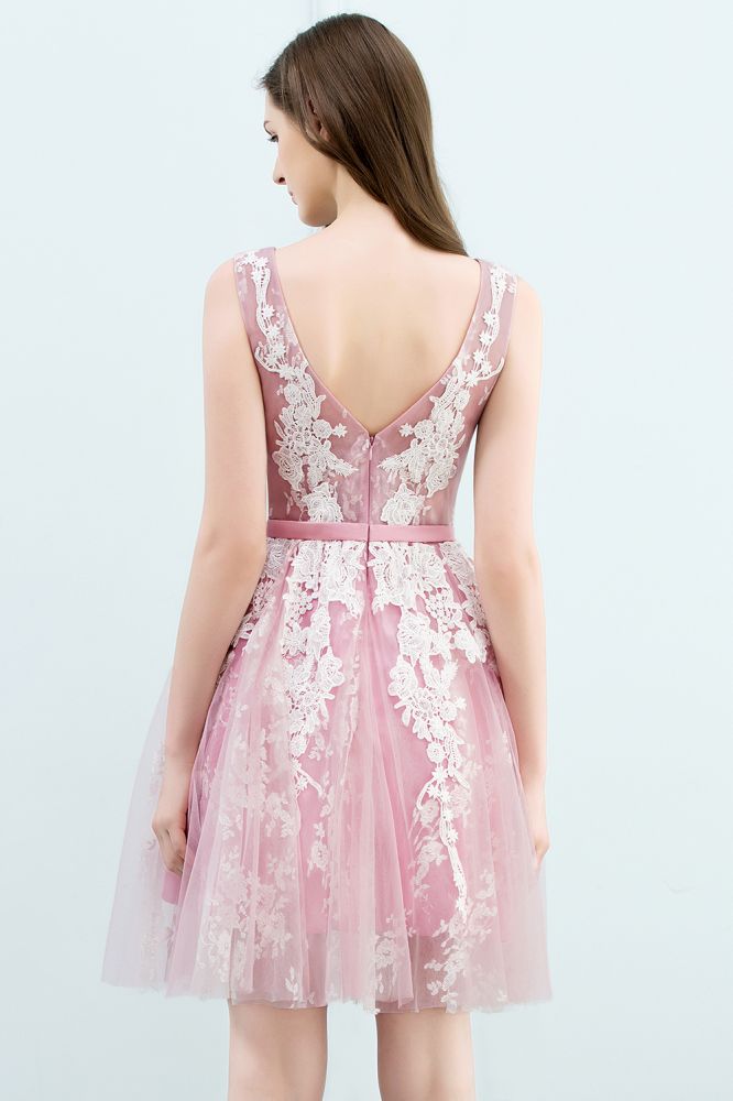 Vestidos de fiesta de corte A, cortos, sin mangas, con apliques de encaje y tul.