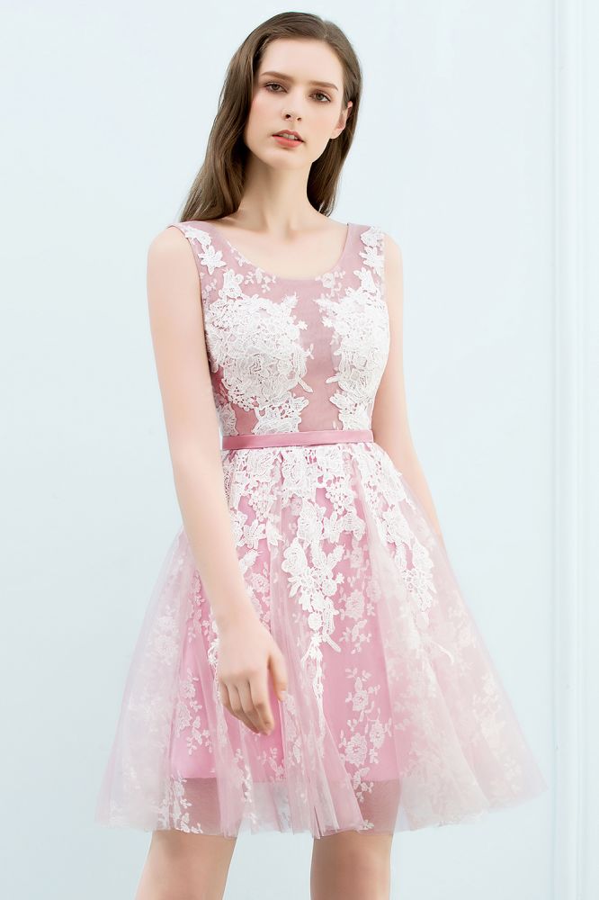Vestidos de fiesta de corte A, cortos, sin mangas, con apliques de encaje y tul.