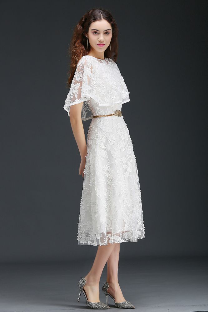 Vestido corto de encaje con cristales estilo línea A para baile de bienvenida
