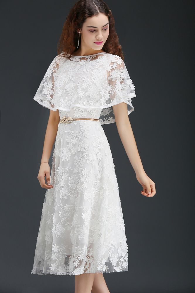 Vestido corto de encaje con cristales estilo línea A para baile de bienvenida
