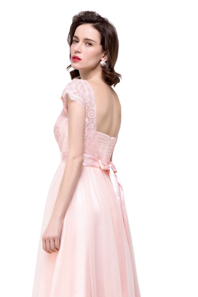Vestidos de dama de honor de gasa de corte A, manga corta y fajín con lazo de cinta.